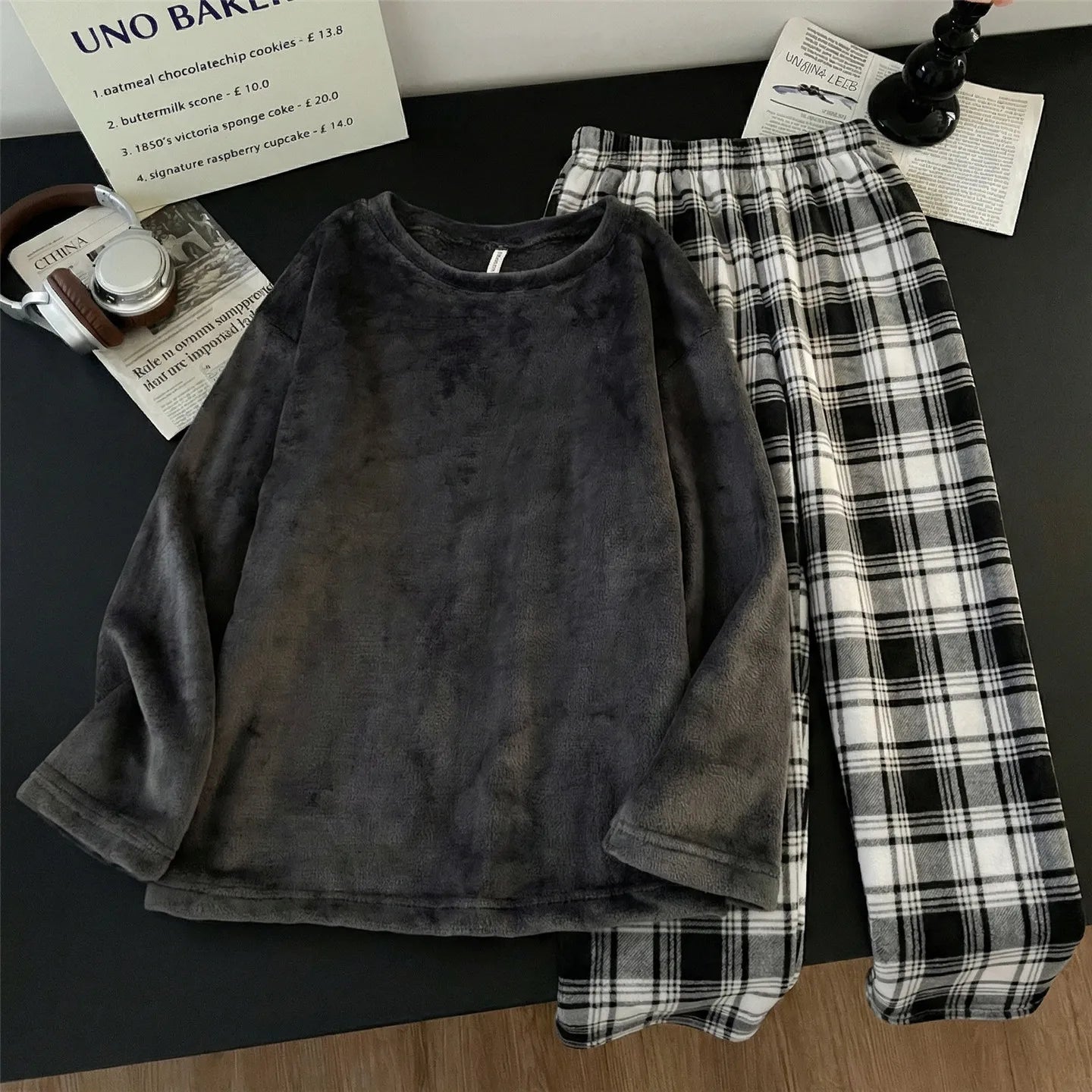 Men's Coral Fleece Pajamas Thickened Flannel Home Clothes Set Casual Loose Fit Autumn Winter Warm Sleepwear round Neck Sweats...