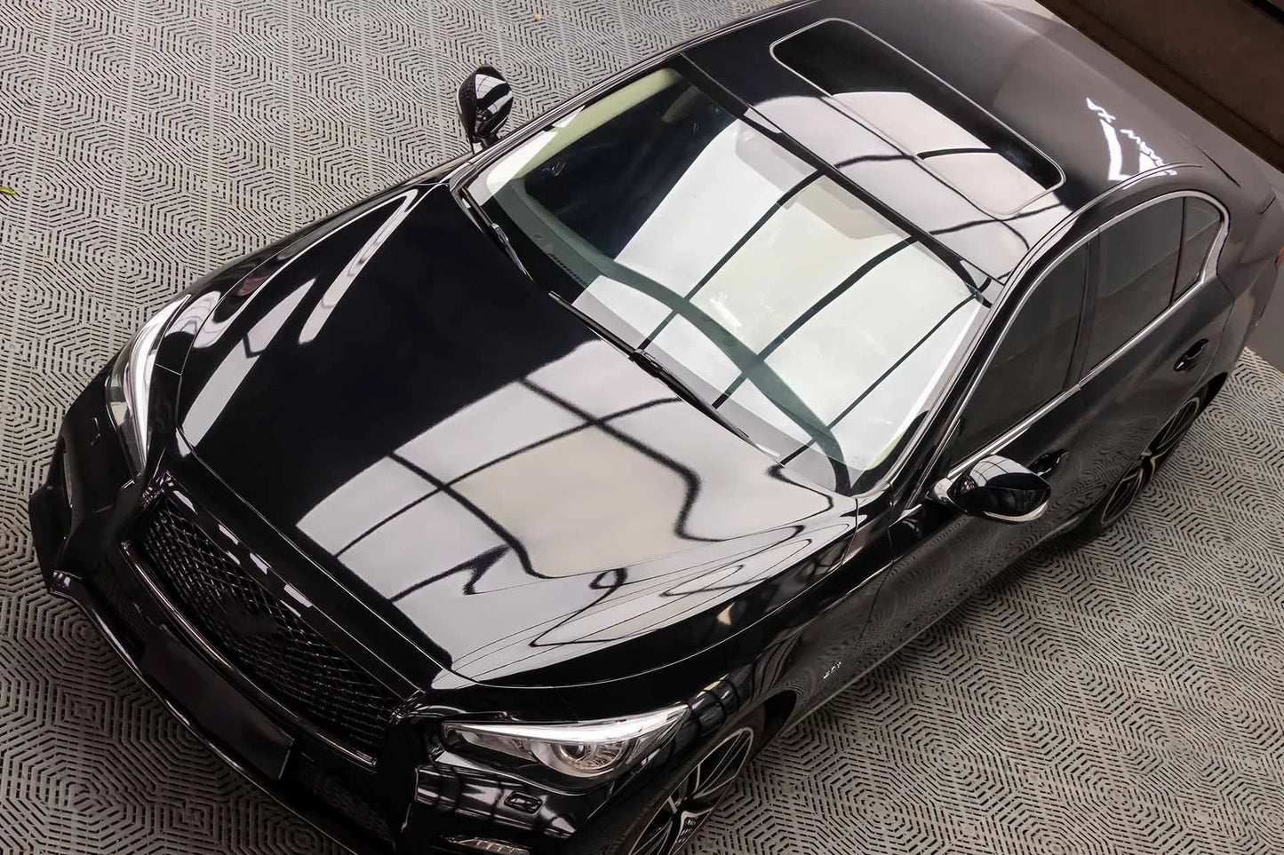 Premium Glossy Bright Black Self-adhesive Vinyl Car Wrap Film Vehicle Decal Paper Based Package Auto Decor Film Air Bubble Free