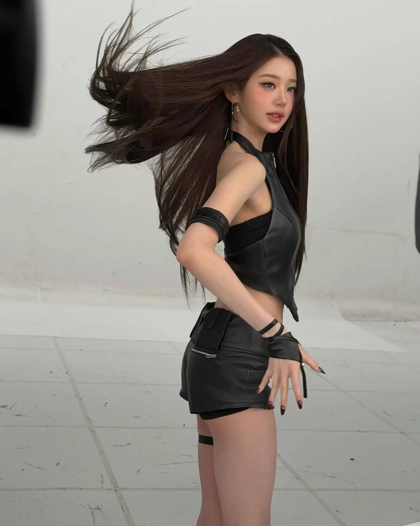 New Kpop Female Group Stage Costume Cool Spicy Black PU Hanging Neck Vest Wide Shorts Sexy Girl Performance Outfit Women