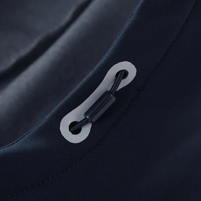 Men's Autumn and Winter Windproof and Warm Softshell Jacket with Hood, Zipper Coat That Is Durable, Comfortable and Versatile, Suitable for Daily Commuting and Outdoor Hiking Activities