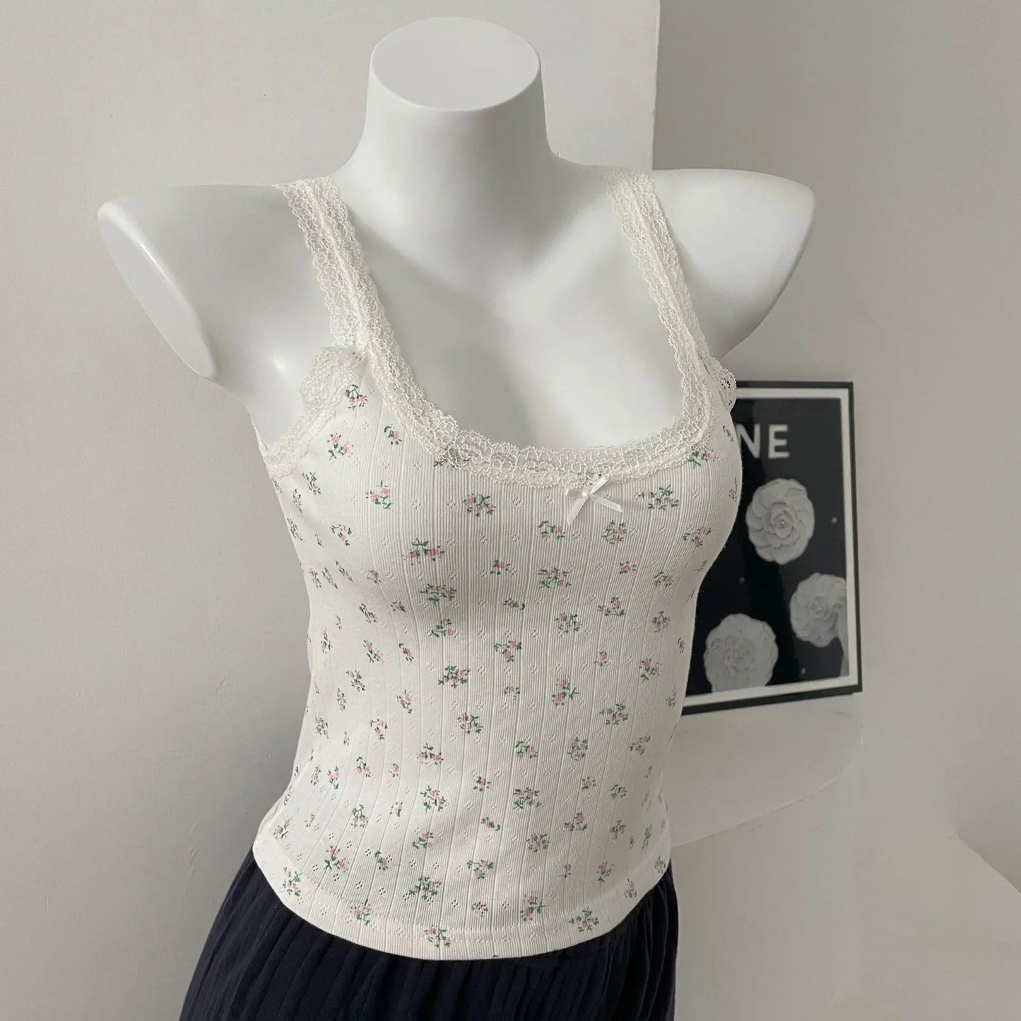Bow Floral Eyelet Lace Trim Tank Tops Women Summer Cotton Sleeveless Slim Camisole Girls Sweet Cute Preppy Style Crop Top Y2K