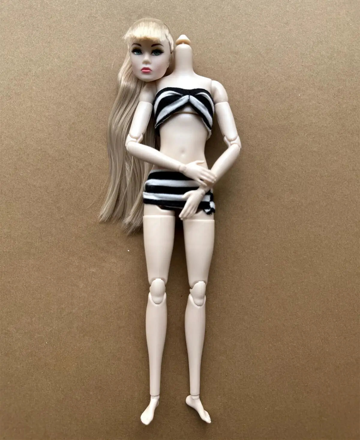 1/6 Scale Multi-jointed Fashion Doll Heads with Bangs Pony Tail Super White Beige Dark Brown Skin Tone PP Doll Figures for Colle