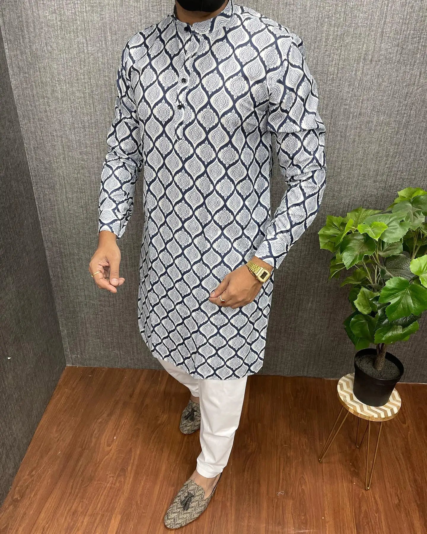 2026 Version Of Middle Eastern Style Muslim Robe Personality Bronzed Mid-length Long-sleeved Shirt Muslim Arabic Dress Men