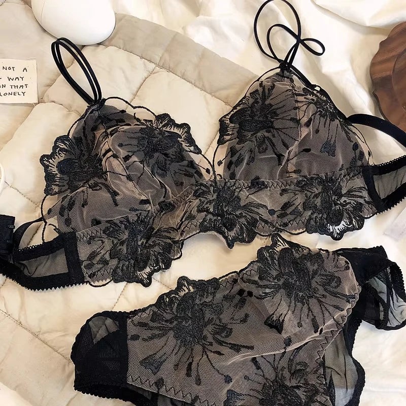 2 Pieces Sexy Lace Flowers Embroidery Underwear Set Women Ultra Thin Bra Set Wireless Comfort Brassiere Japan Intimate Lingerie