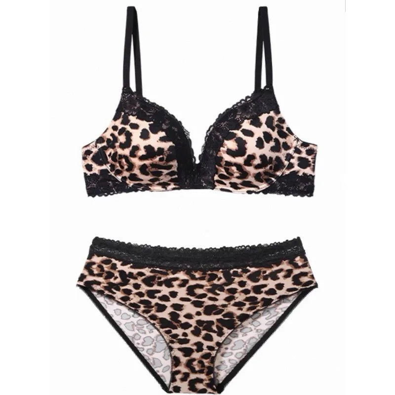 Ladies Comfort Gathering Wireless Bra A To C Cups, Soft Lace Alluring Style, Natural Bust Enhancement for Petite Figures, S-XL