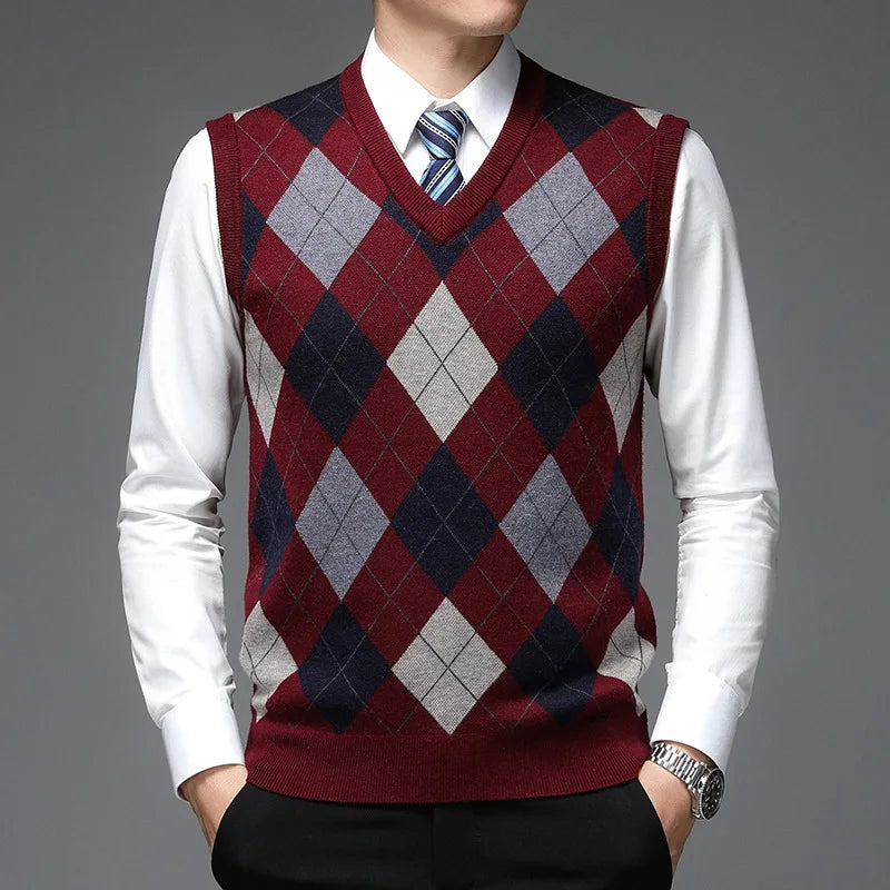 New Fashion Designer Brand Argyle Pullover Diamond Sweater V Neck Knit Vest Men 6% Wool Sleeveless Autum Casual Men Clothing