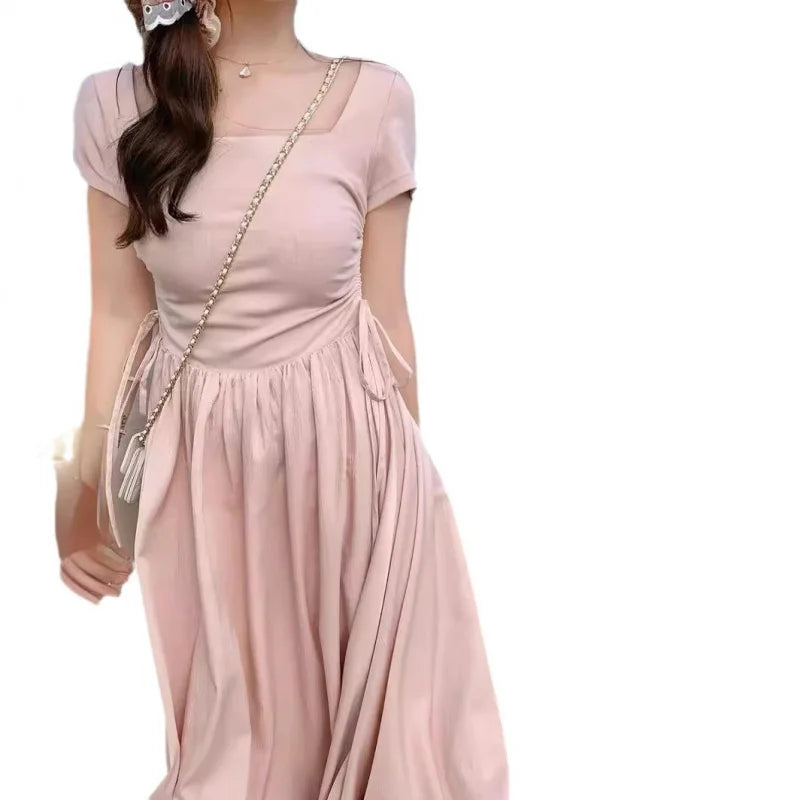Hepburn-style square-neck dress for women, summer French style, petite, elegant, waist-cinching, fairy-like, first-love long dre