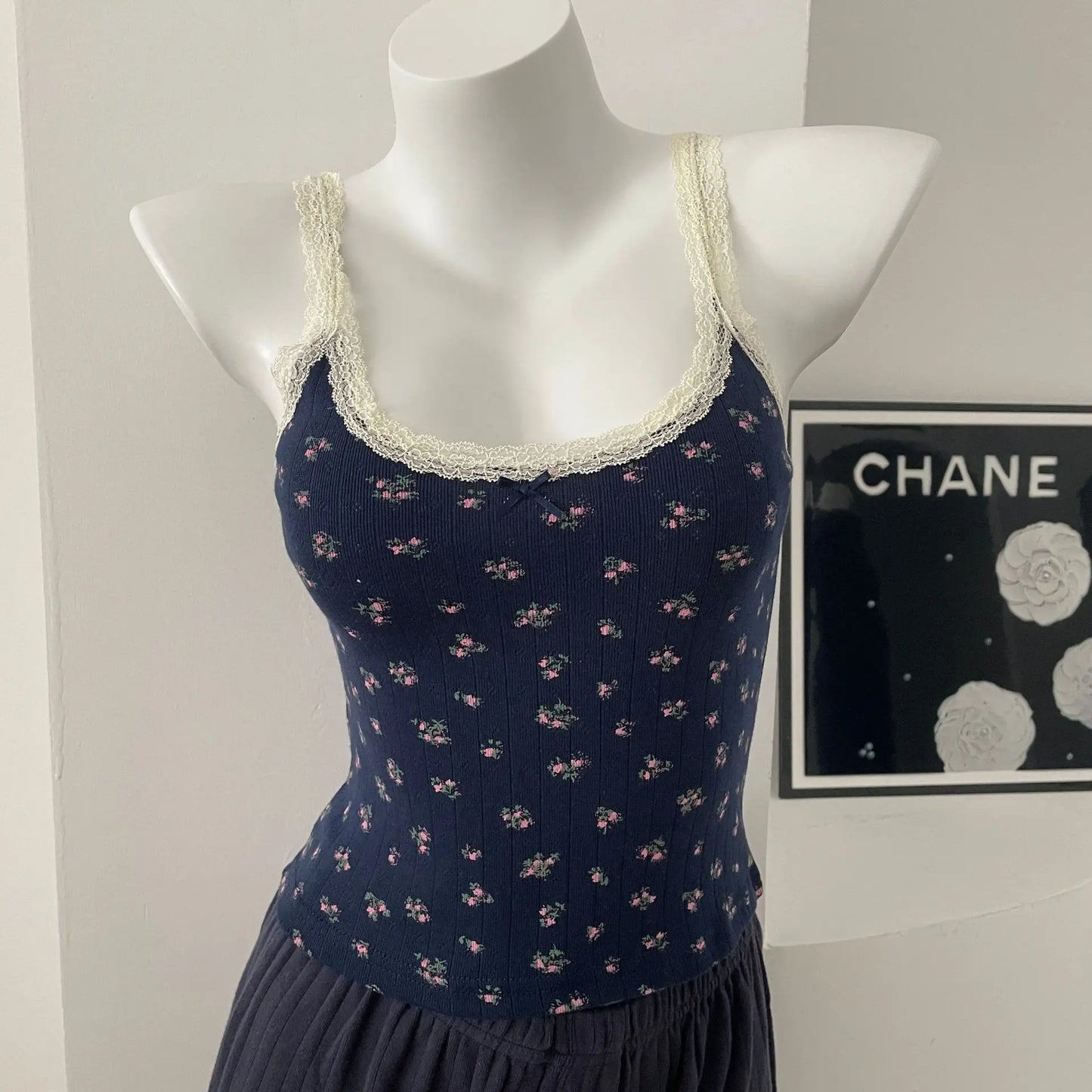 Bow Floral Eyelet Lace Trim Tank Tops Women Summer Cotton Sleeveless Slim Camisole Girls Sweet Cute Preppy Style Crop Top Y2K
