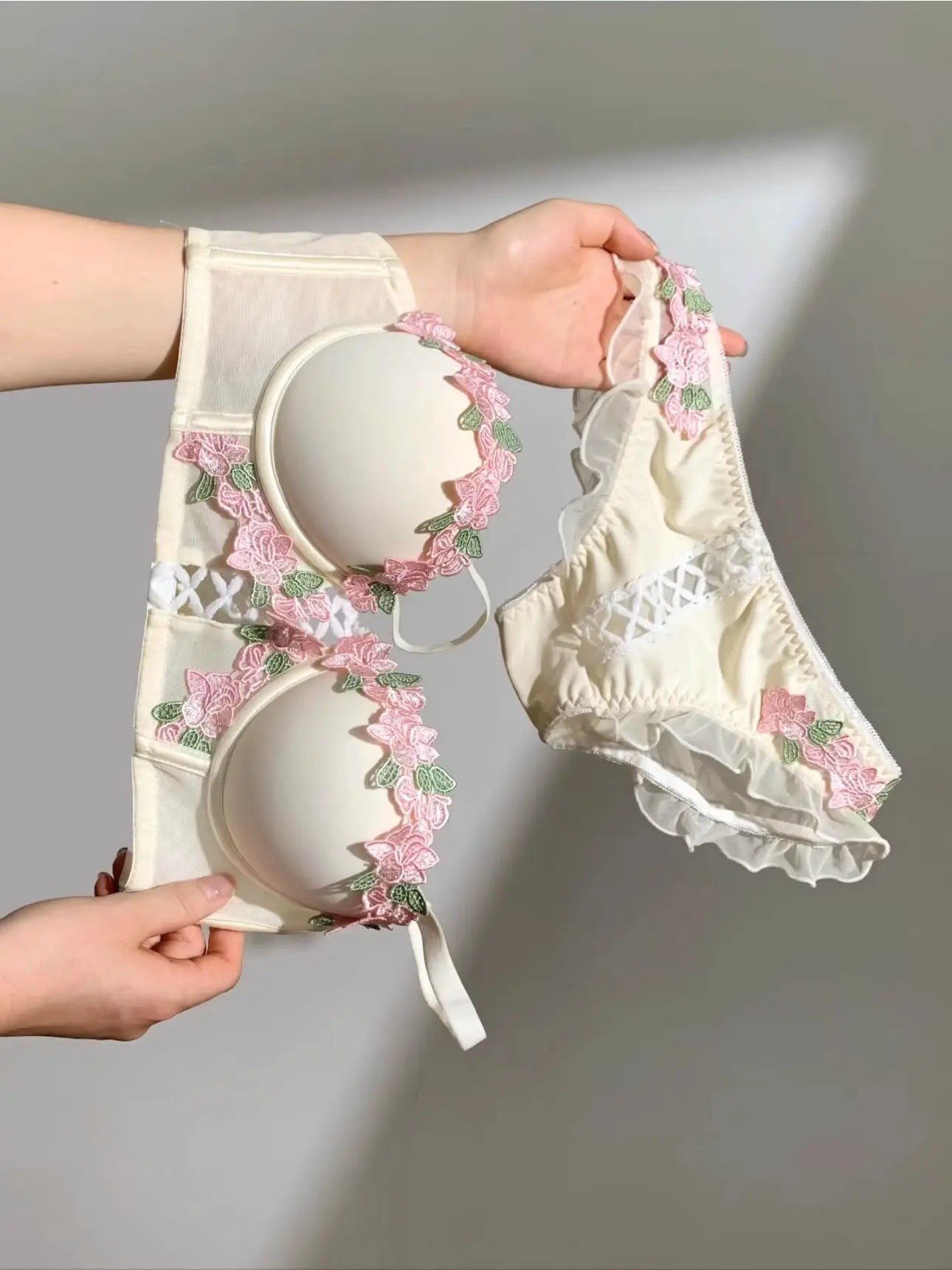 Sweet Innocent Japanese Style Lingerie Set Cute Soft Wireless Bra Gathered Push Up Thin Fabric Summer Lightweight Underwear S-XL