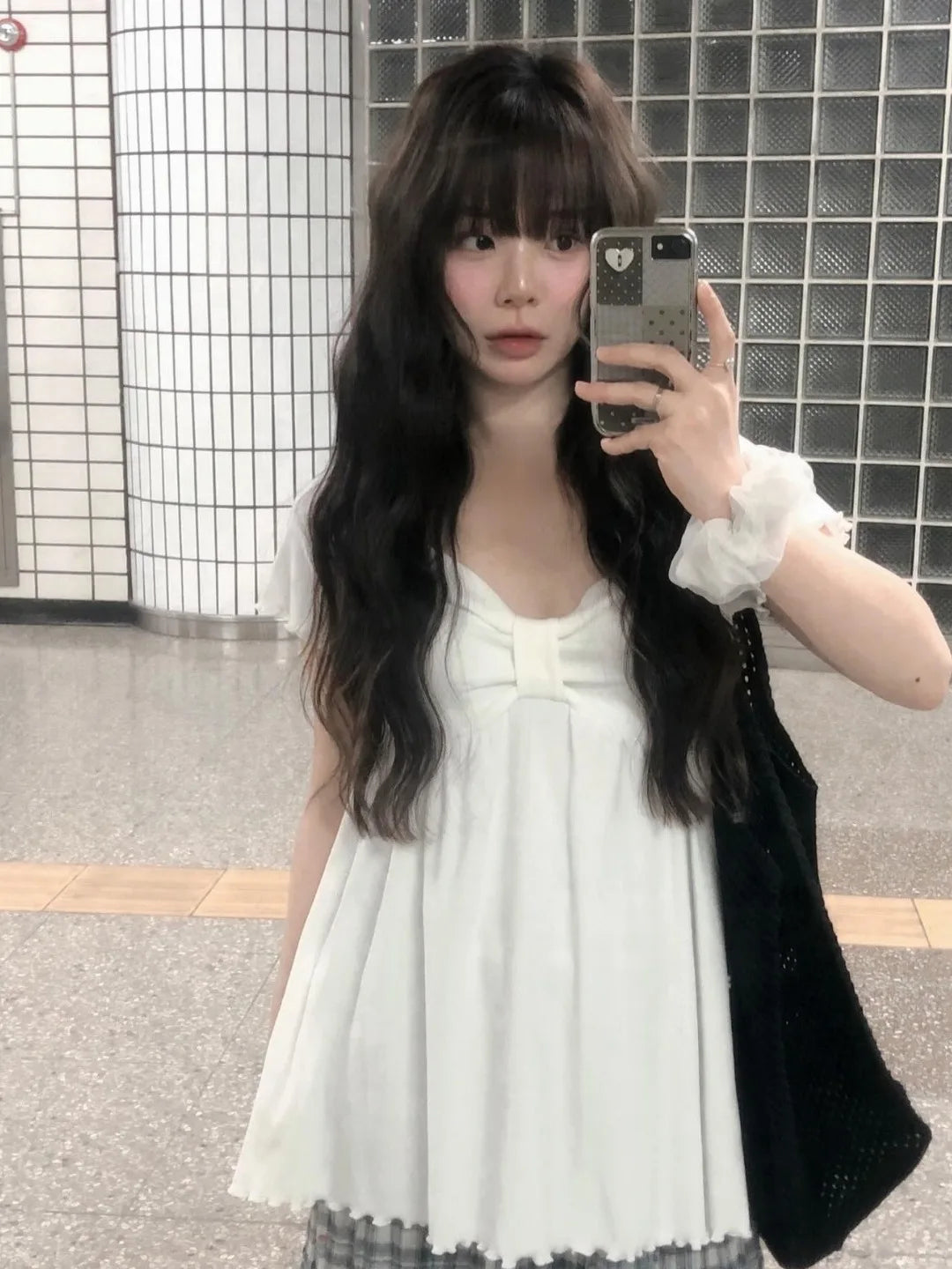 Chic Sweet Style White Bowknot Pleated Short Sleeve T Shirt Women Summer New Unique Top Korean Style Ladies Fashion