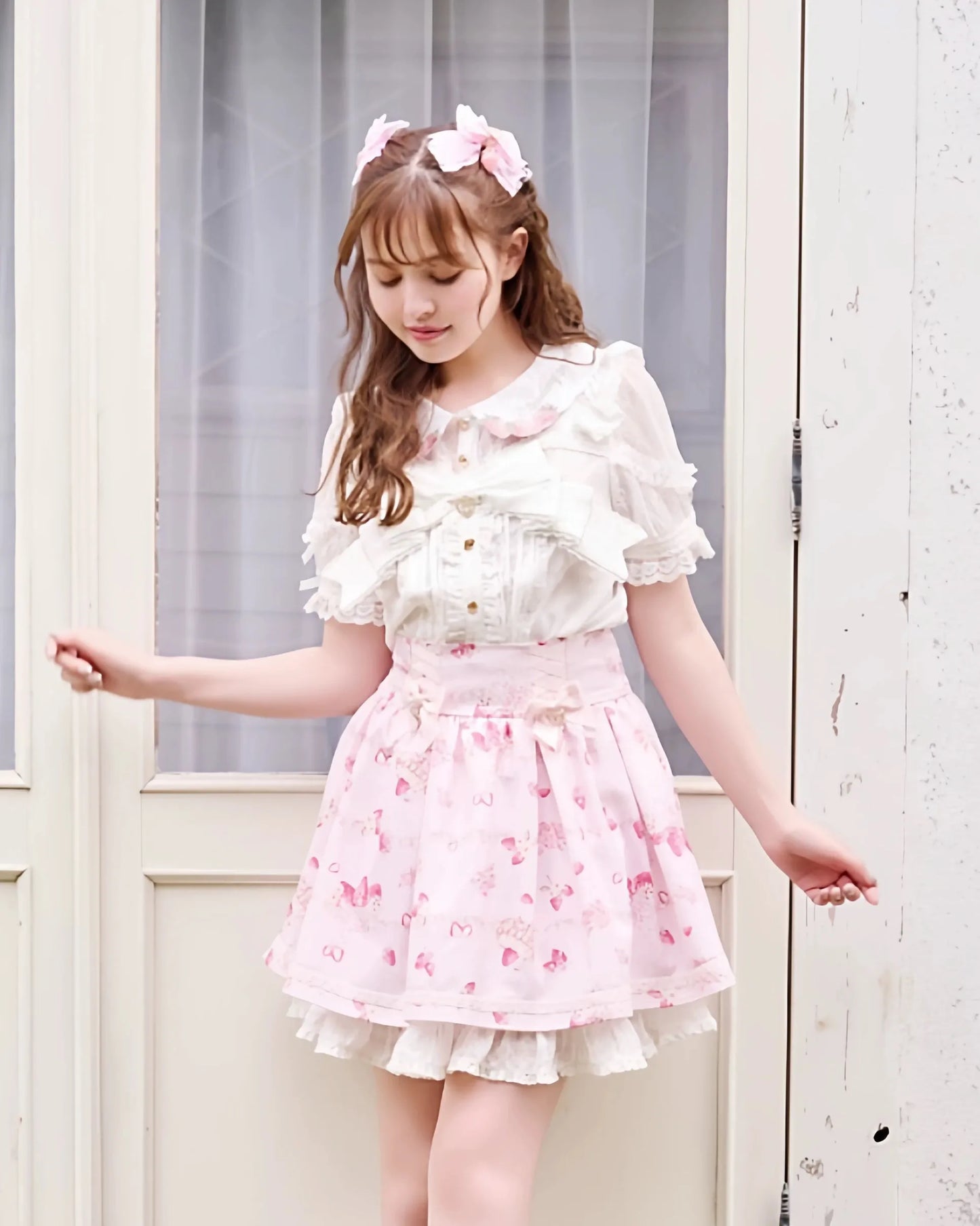 Japanese Mass Produced New Sweet Doll Collar Lolita Strawberry White Shirt Female 2026 Spring Pleated Lace Bow Blouses Top Women
