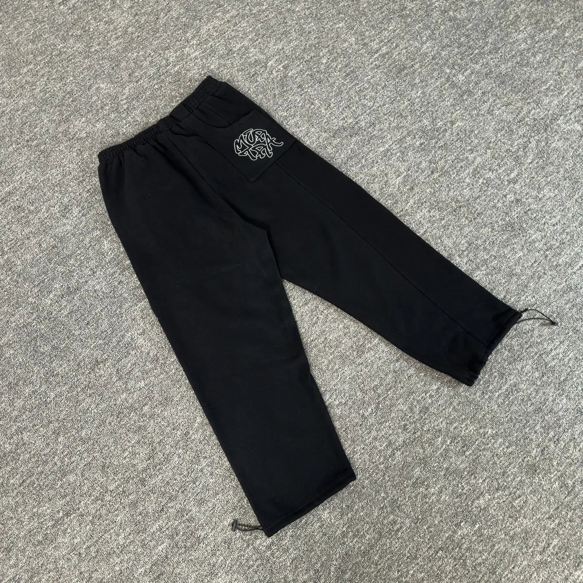 Mertra Classic Embroidered Logo Fleece Lined Loose Fit Straight Leg Casual Trousers Men Women Versatile Comfortable Long Pants