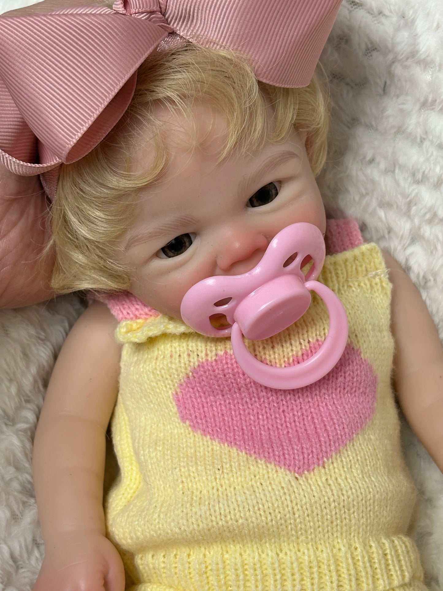 AnjoDoll 13Inch Realistic Soft Silicone Vivienne for Girls Lifelike Painted Reborn Muñeca with Open Mouth Play Doll Toy Gifts