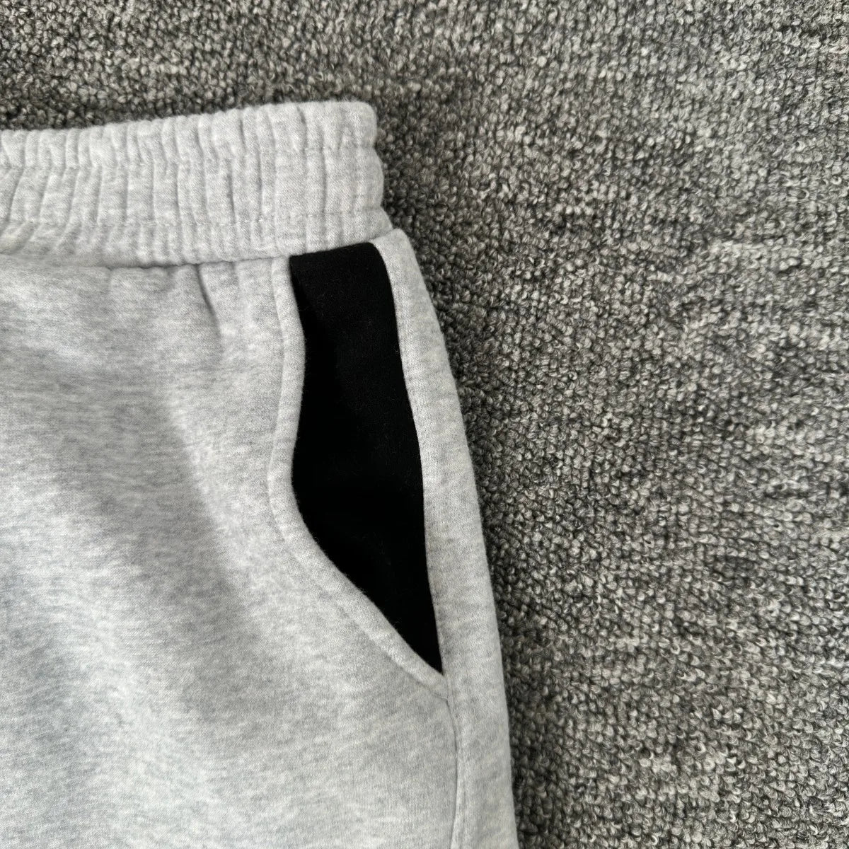 Mertra Classic Embroidered Logo Fleece Lined Loose Fit Straight Leg Casual Trousers Men Women Versatile Comfortable Long Pants