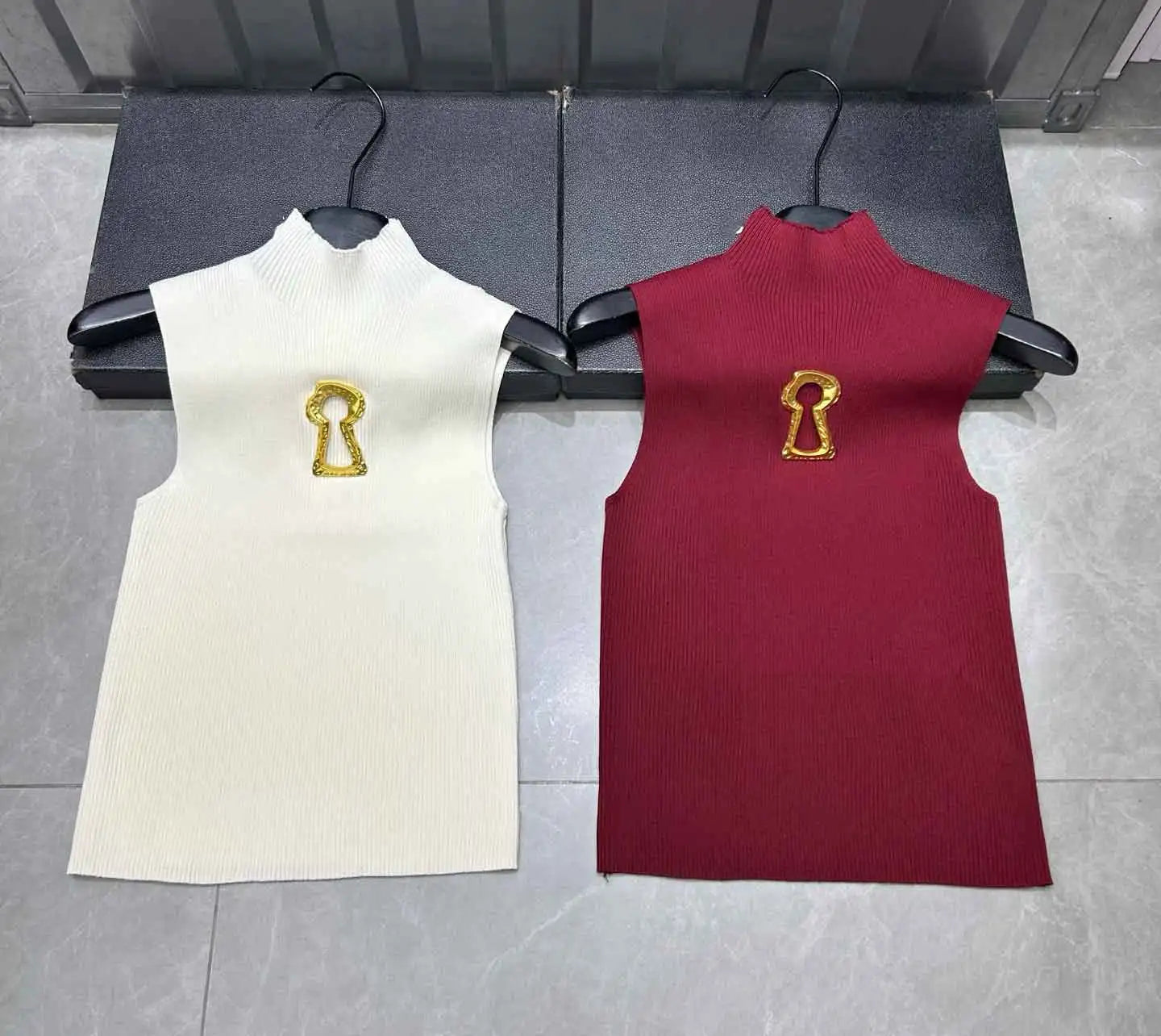 Spring Summer Solid Spliced Metal Buckle Slimming Knit Tshirt For Women Turtleneck Sleeveless Minimalist T Shirt Female Fashion