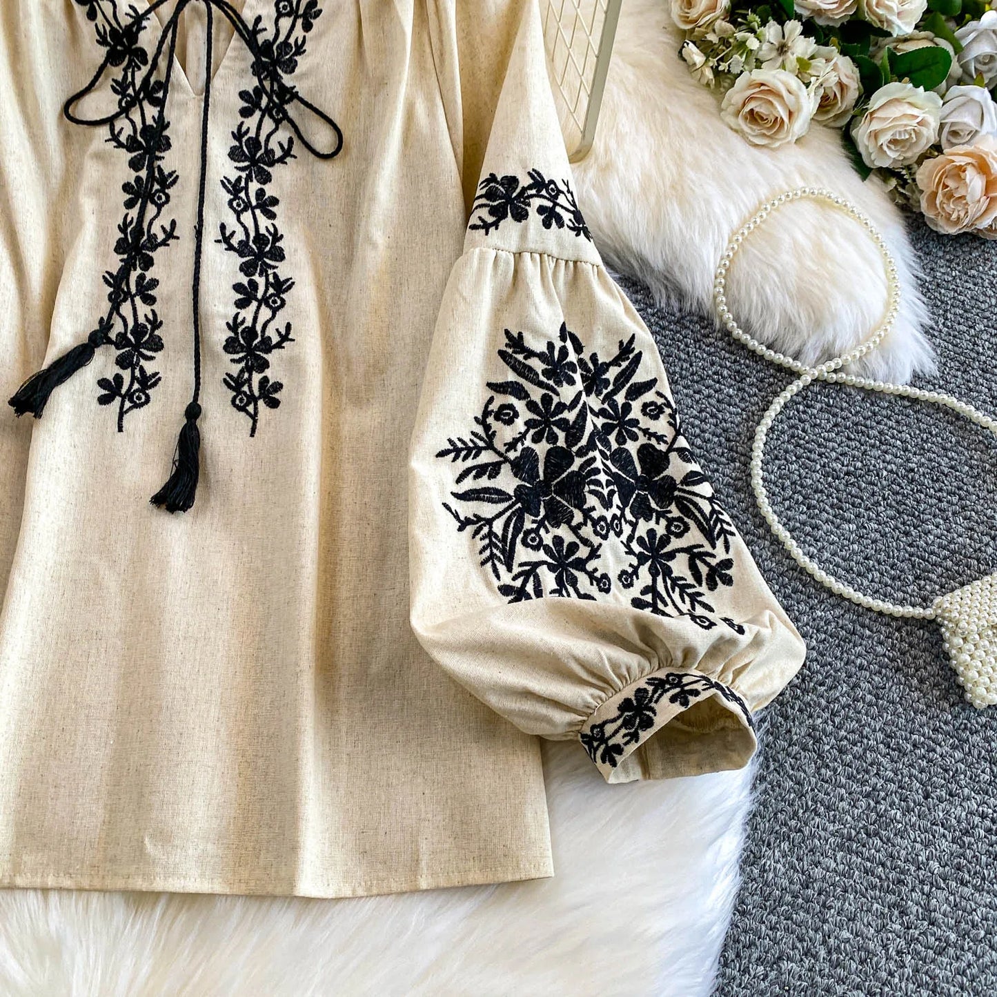Bohemian Vacation Style Women's Shirt round Neck Lantern Sleeve Embroidery Heavy Work Autumn Design Sense Knot Design Top