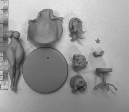 1/24 Scale Cartoon Girl and Doctor Resin Figure Assembled Model Kit Unassembled Unpainted Hobby Miniatures 3D Printing