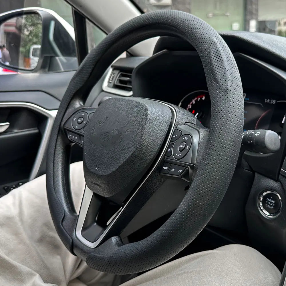 Universal Car Steering wheel cover Carbon Fiber Suede Fur Leather Styling Anti-slip Round shape Steering wheel Auto Accessories