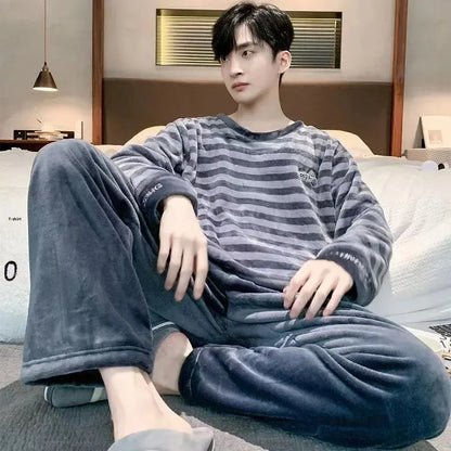 Loose Fit Coral Fleece Pajama Set for Men Winter Comfortable round Neck Plaid Design Home Clothes Youth Large Size Nightwear