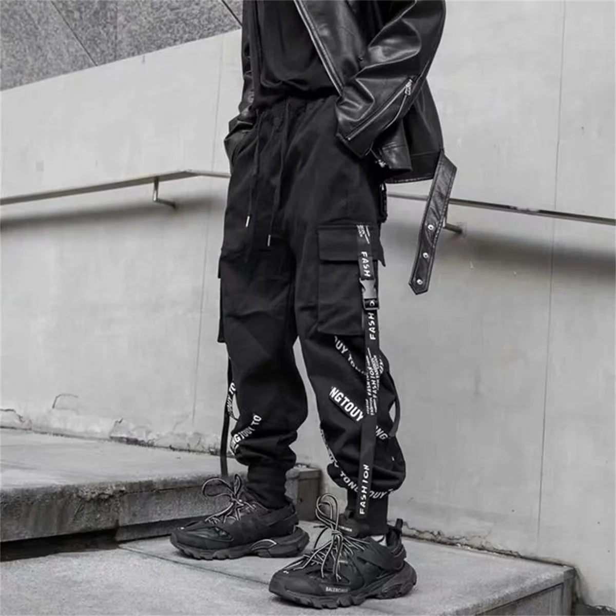 Black Cargo Pants Men Joggers Cargo Trousers for Men Jogging Japanese Streetwear Hip Hop Hippie Techwear Gothic Ribbon Pants