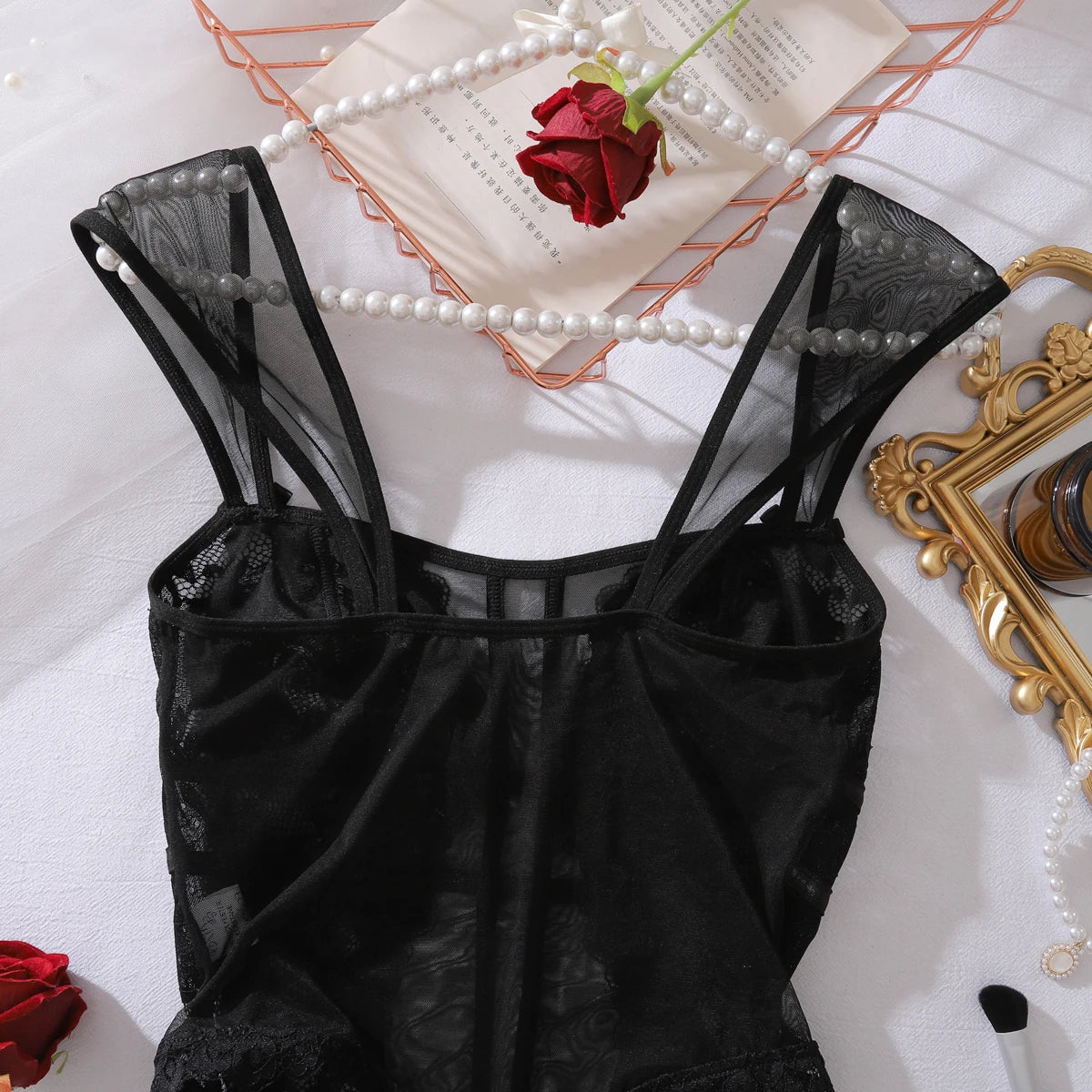 2025 European and American Cross border New Perspective Lace Lace Slimming and Body Shaping Sexy Girlfriend jumpsuit with an Ope