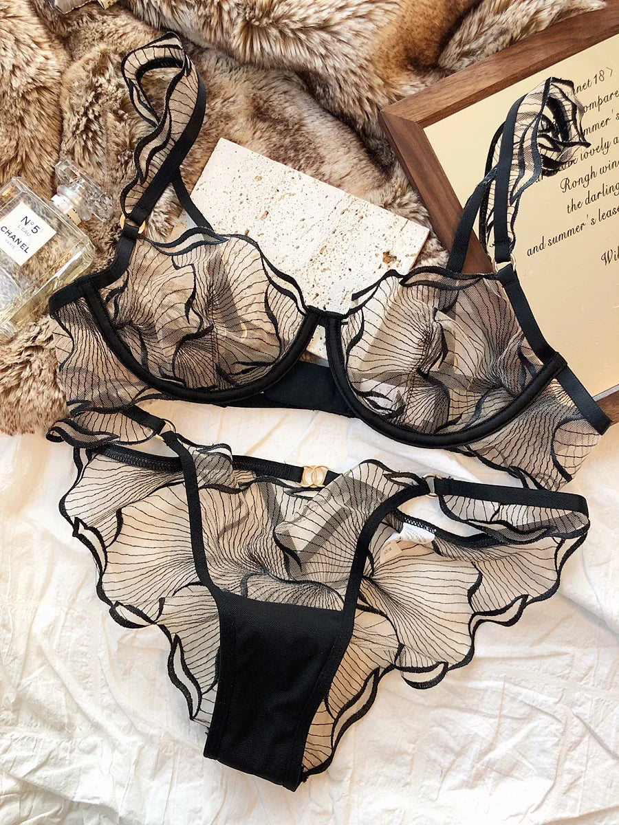 2 Pieces Summer Ultra Thin Breathable Women Underwear Sexy Lace Bra French Mesh Temptation Intimates Lingerie and Briefs Sets