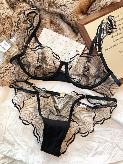2 Pieces Summer Ultra Thin Breathable Women Underwear Sexy Lace Bra French Mesh Temptation Intimates Lingerie and Briefs Sets
