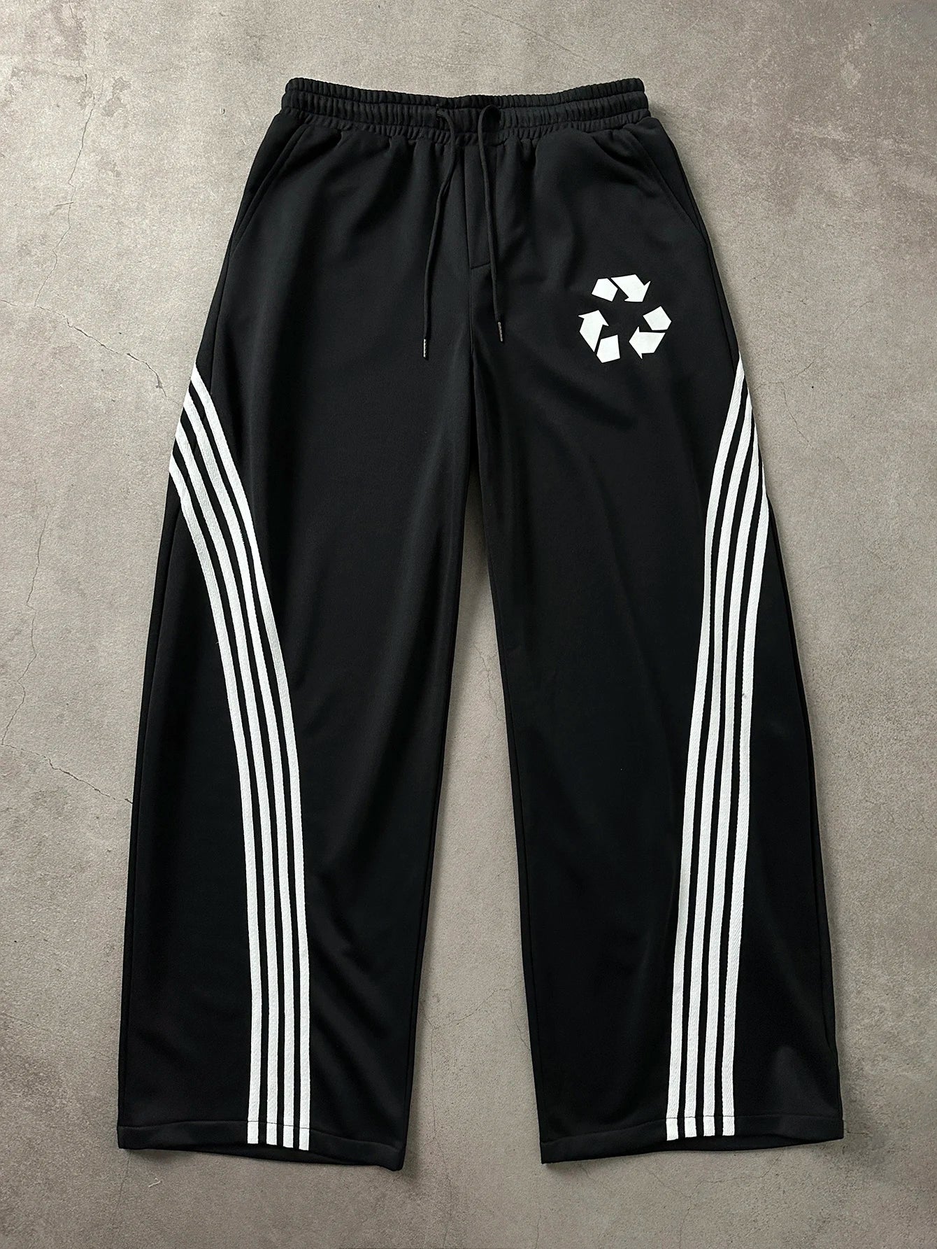 Loose Men's Slogan Graphic Drawstring Waist Sweatpants，Outdoor fashionable sports pants, personalized street men's sanitary pant
