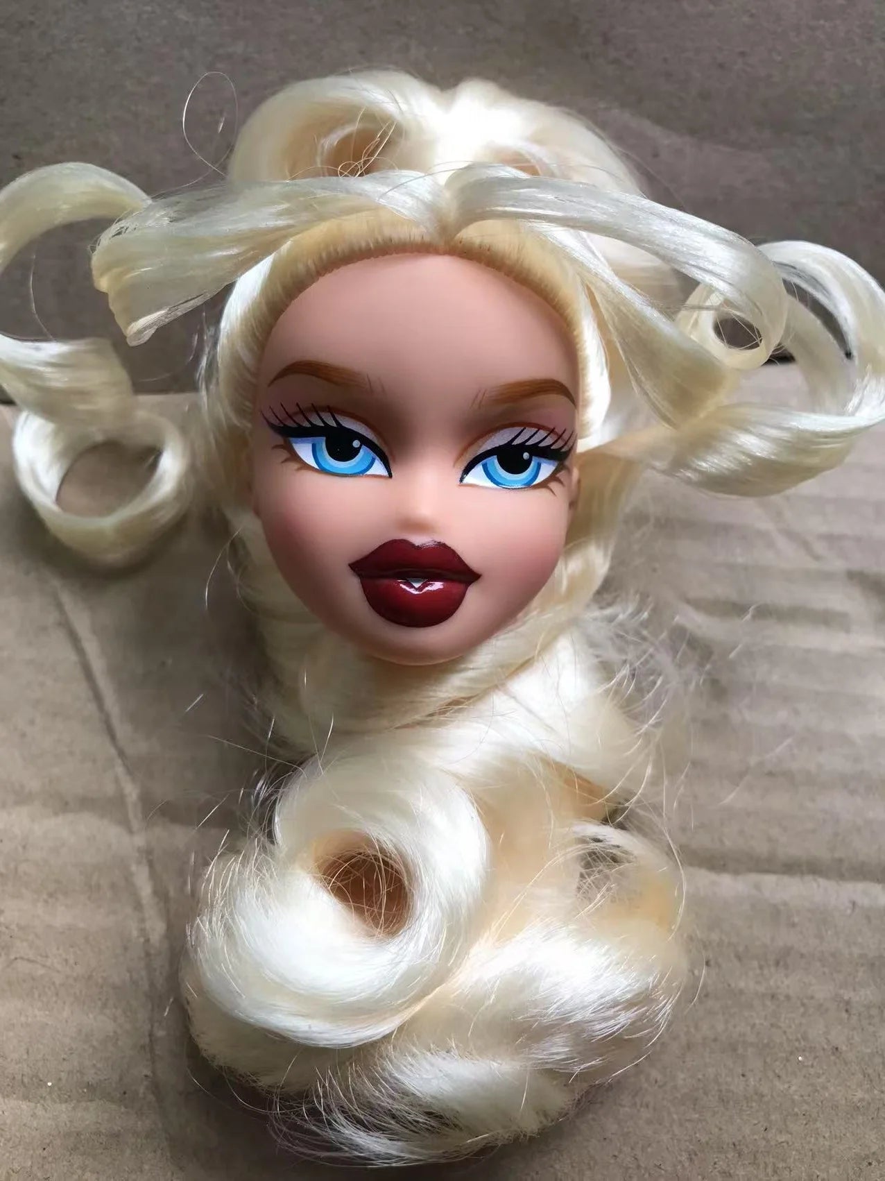 2001 Version Rare Face Doll Heads Classic Bratss White Brown Skin Colorful Hair Girl Boy Doll Parts for Collectors