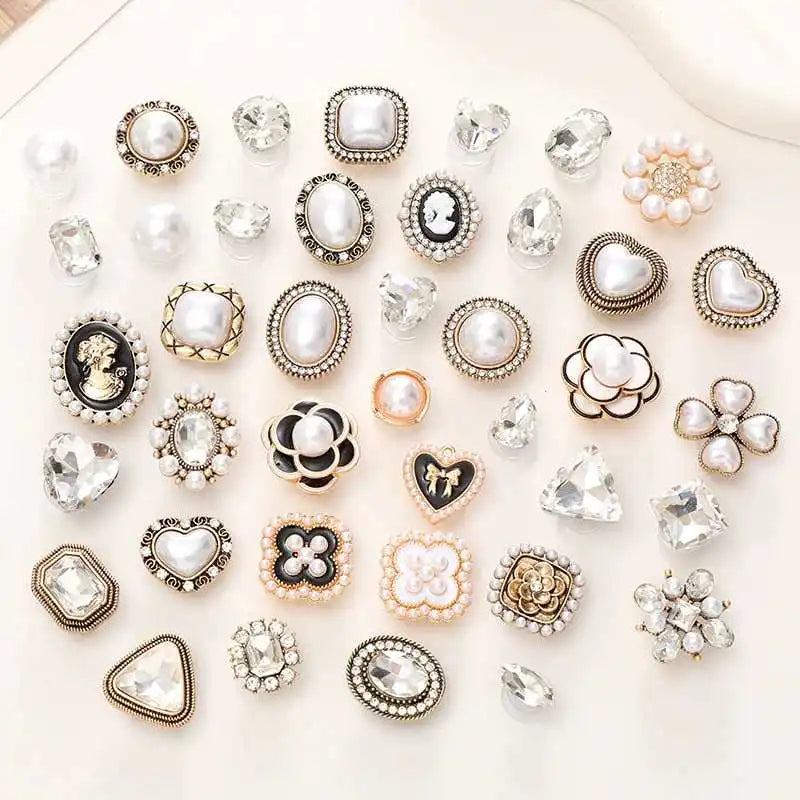 New Random 10PCS/20pcs/30pcs Removable Metal Shoes Charms Elegant Noble Style Novelty Accessory Perfect Holidays Xmas Gifts