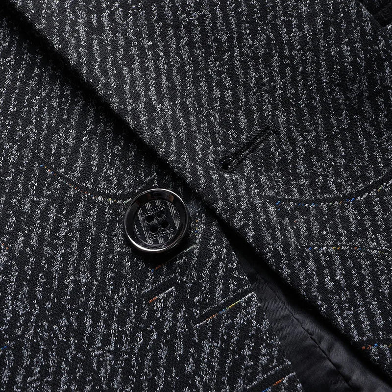 The new men's two-button single-row-closure smart business tailored suit coat is suitable for daily wear.