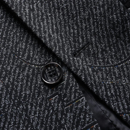 The new men's two-button single-row-closure smart business tailored suit coat is suitable for daily wear.