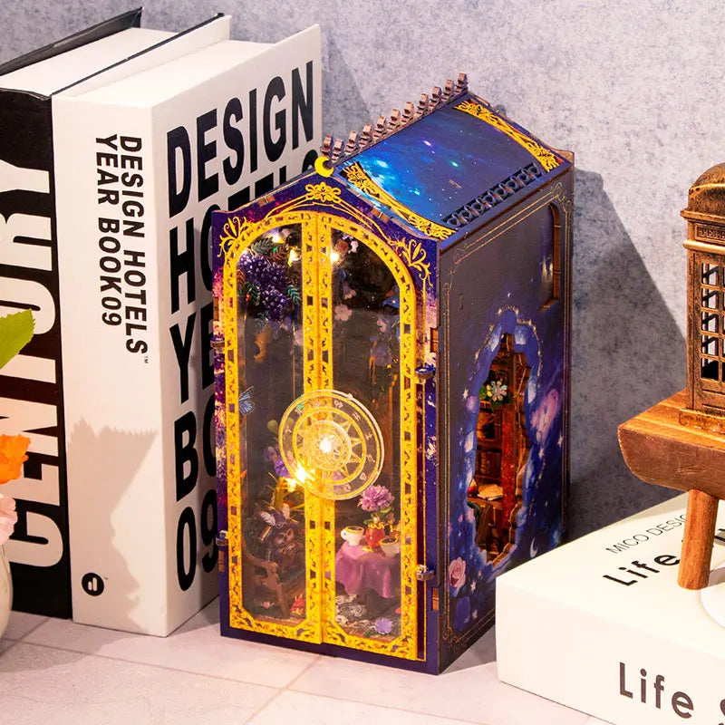 DIY Wooden Book Nook Figurines Miniatures Dollhouse Magic Garden Workshop Bookend for Friends Birthday Gifts Home Decor Crafts