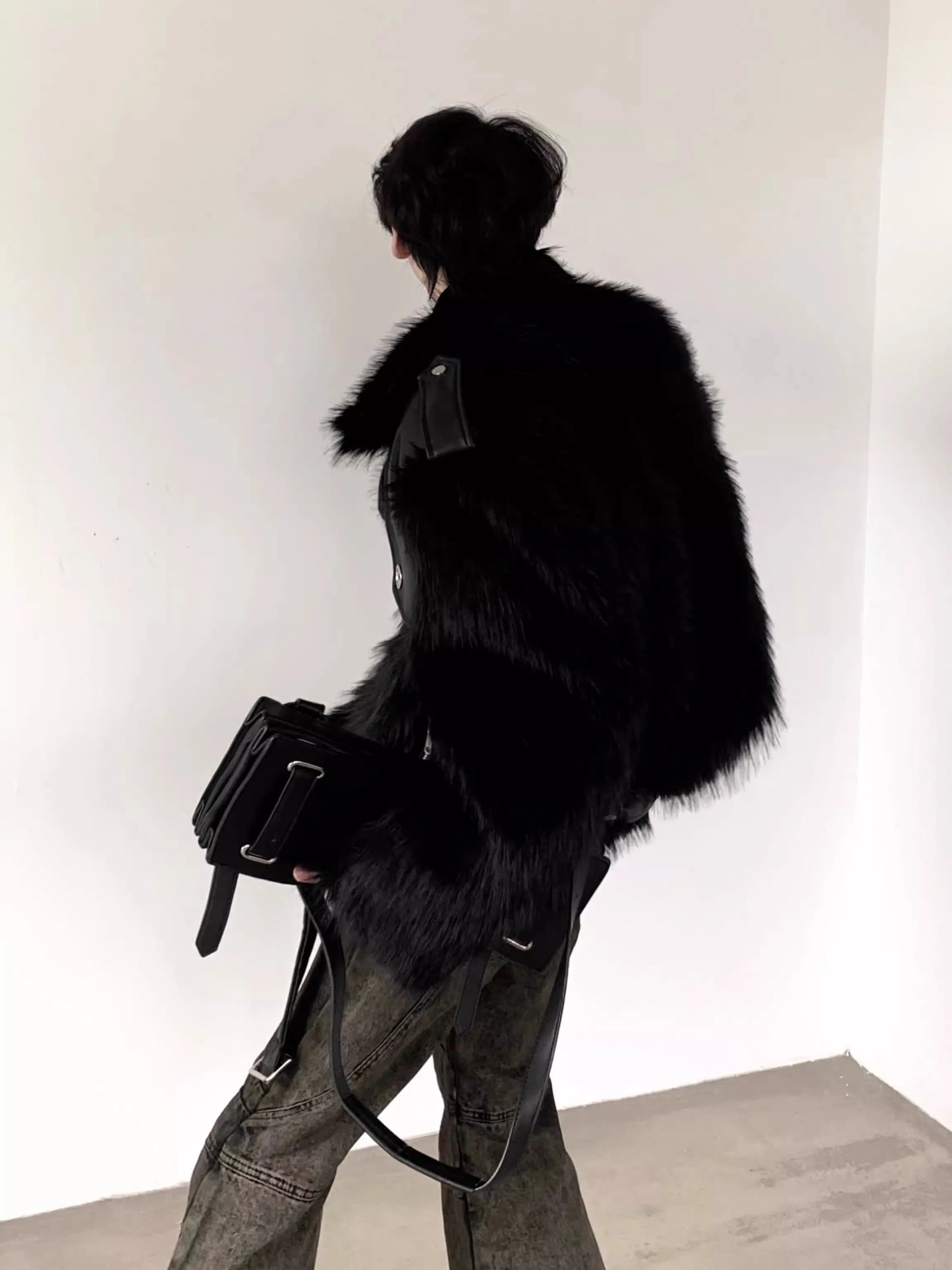 Mauroicardi Winter Short Cool Black Thickened Warm Pu Leather Patchwork Faux Fur Moto & Biker Coat Men Zipper Fluffy Jacket 2023