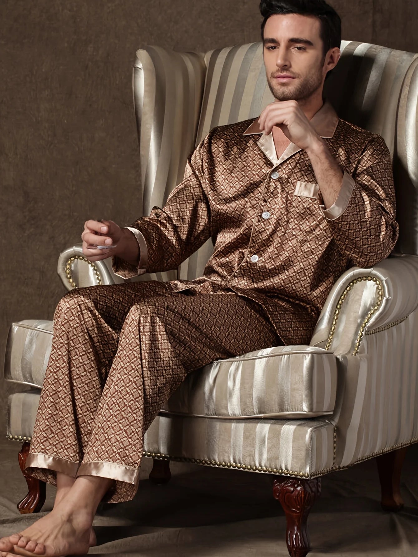 Autumn Men'S Long Retro Print Pajama Set Perfect for Fall/Winter Casual Style Geometric Pattern Long Sleeve Button-Up Pajama Set
