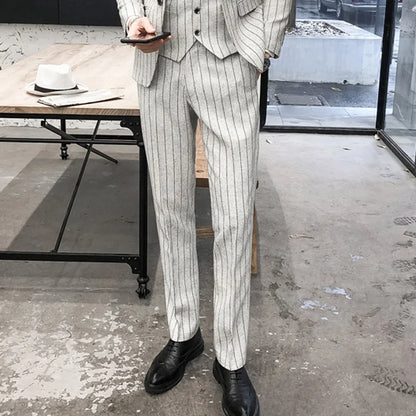 High-quality, fashionable, stylish, versatile and trendy business men's slim-fitting, no-iron vertical striped trousers and skin
