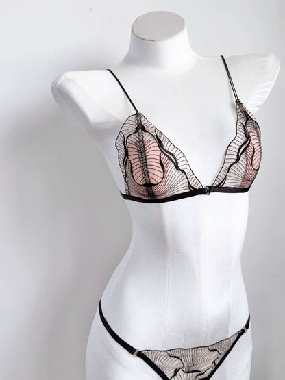 Conjunto Lingerie Mulher Fecho Frontal Renda Francesa Taça Triangular Sem Aro Alças Finas Espalda Melhorada Levemente