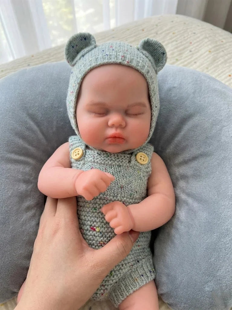 2 Sets Clothes With Close Eyes 33cm Bebe Reborn Silicone Girl Doll With Open Mouth Soft Touch Body 3D Painted Skin Lifelike Doll