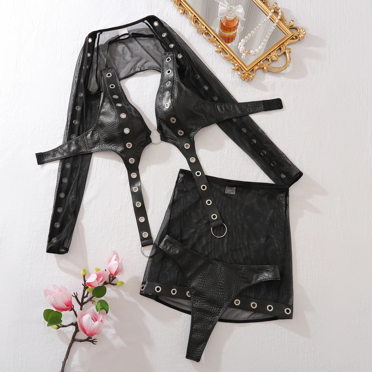2025 Sexy Hottie Bra Set Punk Style Studded Party Fashion Club Rave Costume Erotic Lingerie Wrap Skirt four-piece Set