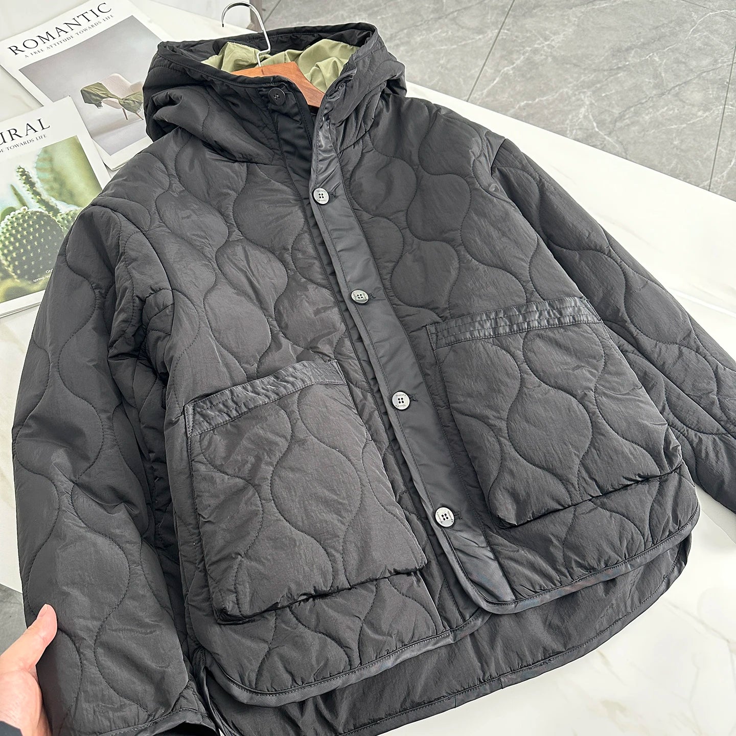 Outdoor Fashionable Cotton Jacket with Hood Large Pockets for Men And Women Warm Water-Resistant Casual Style Long Sleeve Coat