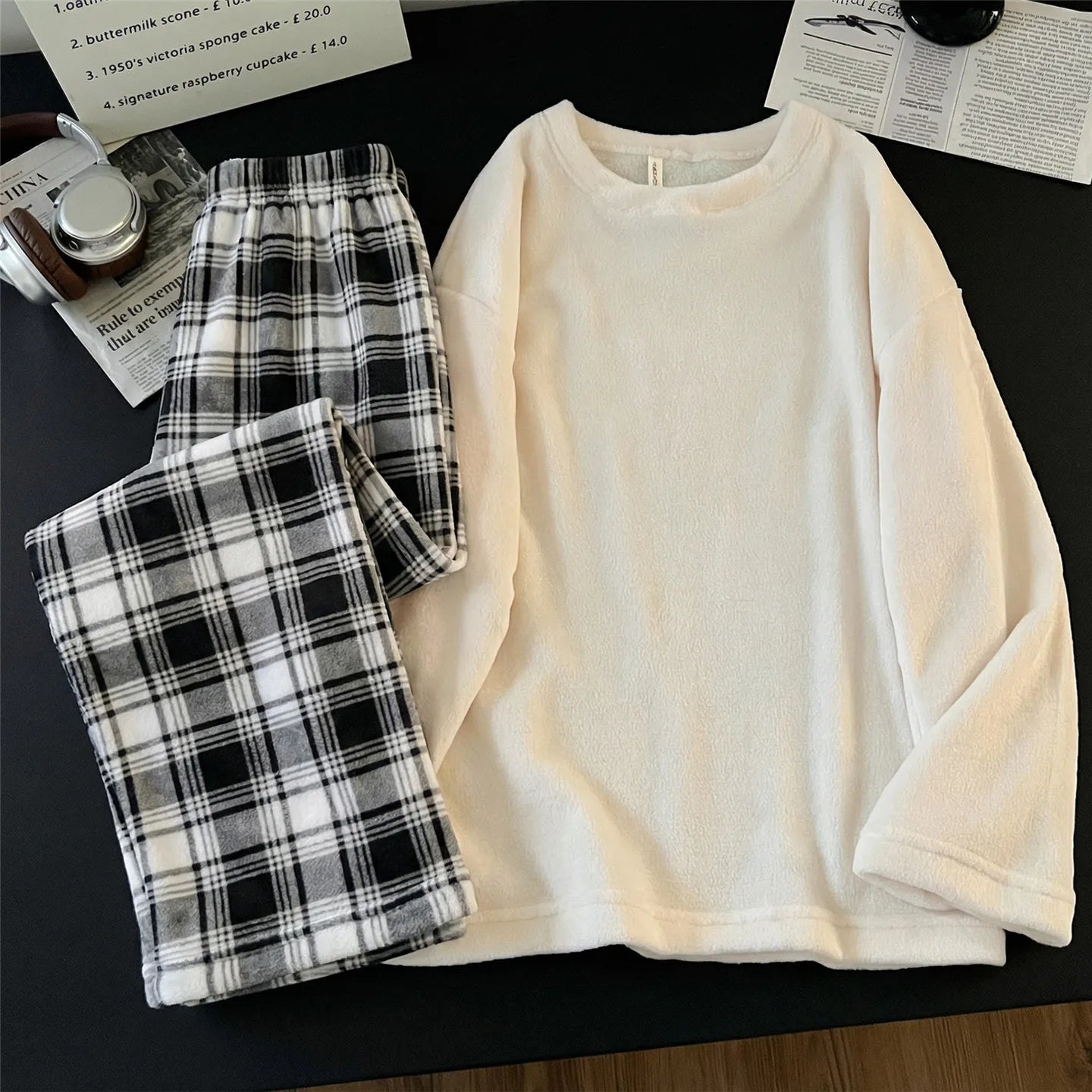 Men's Coral Fleece Pajamas Thickened Flannel Home Clothes Set Casual Loose Fit Autumn Winter Warm Sleepwear round Neck Sweats...